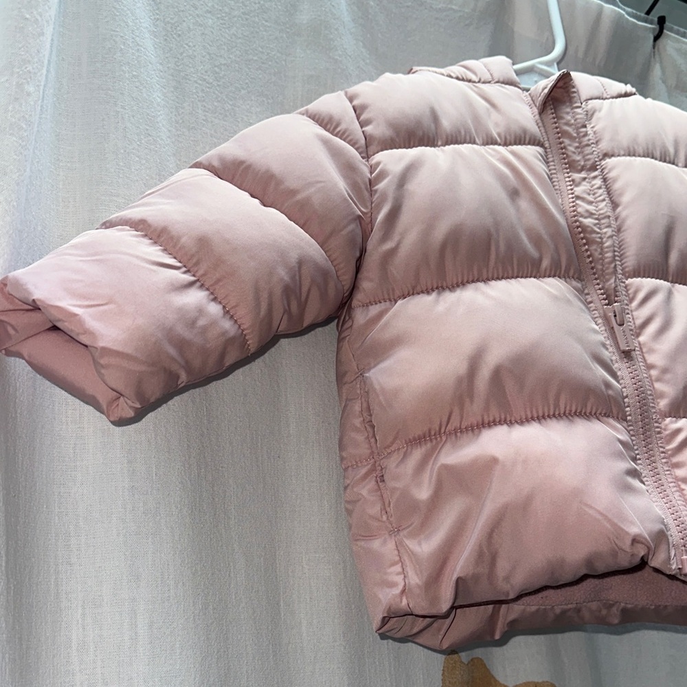 Old Navy Light Pink Kids Puffer Jacket - Picture 3 of 14